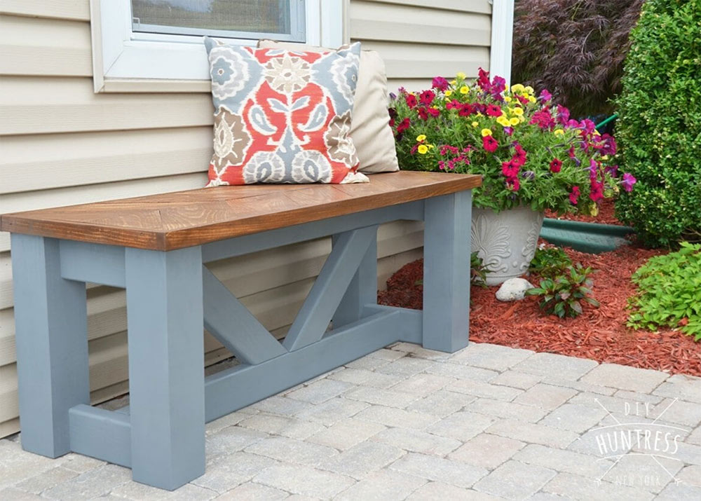 DIY bench painted with Lala Plutonium Spray Paint.