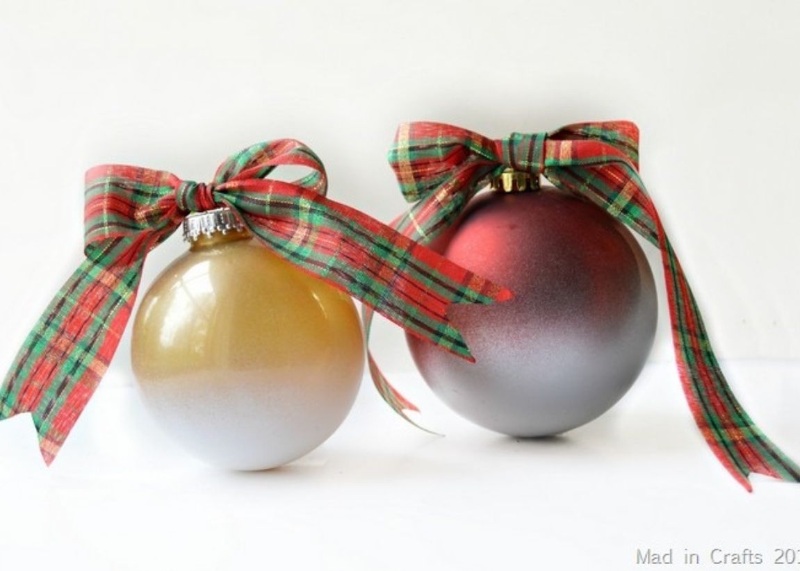 4 Easy (and Inexpensive) Christmas Spray Paint Projects | Take a look at the easy spray paint projects that Mad in Crafts Created using some Plutonium Spray Paint and a little imagination. Click for step-by-step instructions for how to spray paint these Christmas Decorations. 