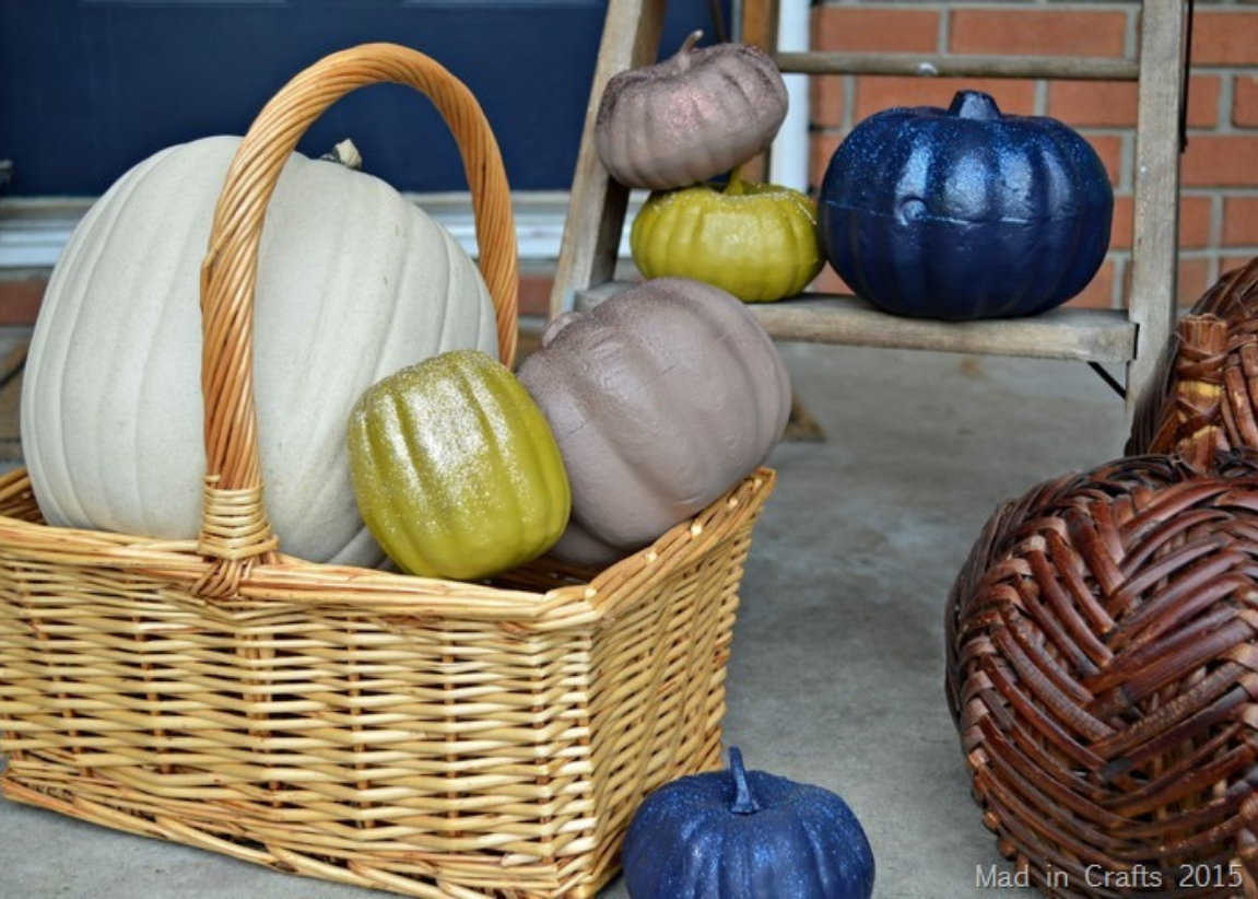 No Carve Pumpkin: Glitter Pumpkins. Spray Paint Pumpkin Projects