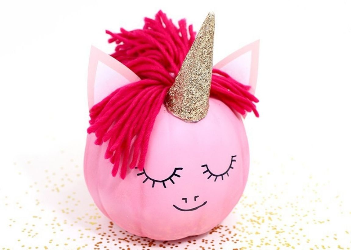 No Carve Pumpkin: Unicorn Spray Paint Pumkin. Spray Paint Pumpkin Projects